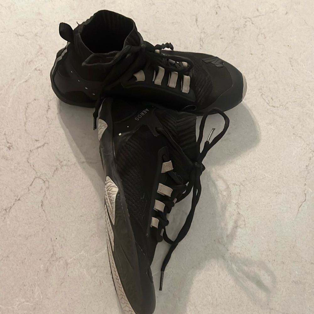 Varsity high top cheer shoe. Black. Size 7.5